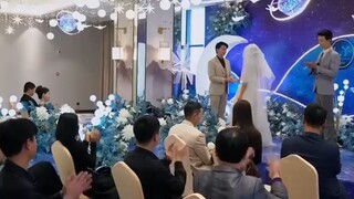 ประธานสาวสวยถูกคู่หมั้นทรยศ แมุ่งมั่แต่งงานกับคนโง่ ใครจะรู้เขาคือเทพสงคราม
