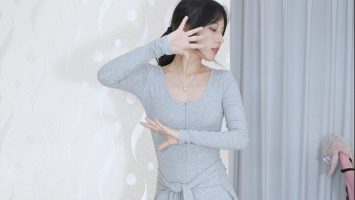 Feline Grace – AOA in Gray