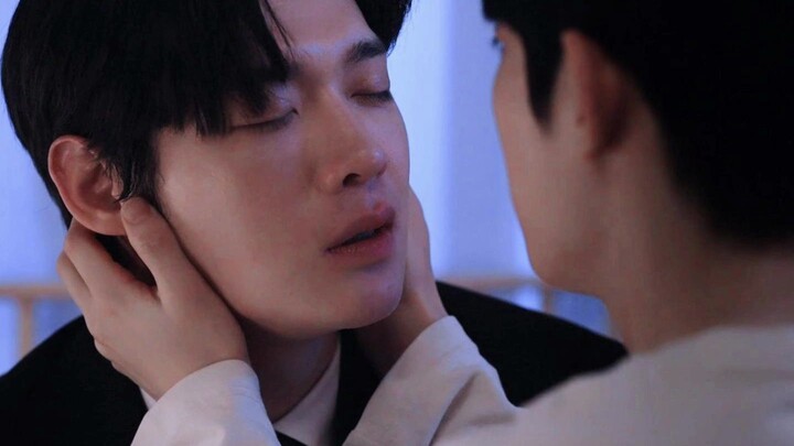 After the reveal, she’s dropping the act—she’s really in love with Li Caihe.