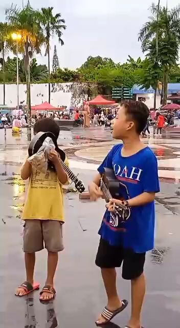 Pengamen jalanan
