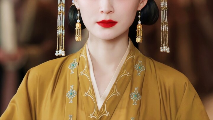 أضحكني حتى الموت، قبل عشر سنوات كانت هذه الأخت قد تألقت بالفعل في دور الشرير المجنون وصارت أسطورة!