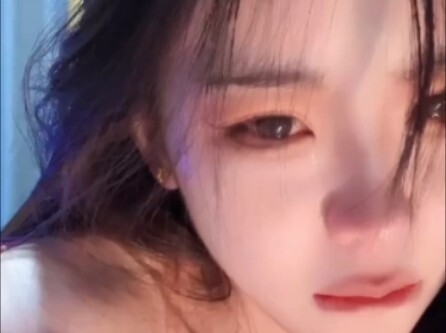 Ngày nay, việc giữ vững lập trường của các nữ MC ngày càng khó khăn hơn. Ngay cả anh cả cũng cần phả