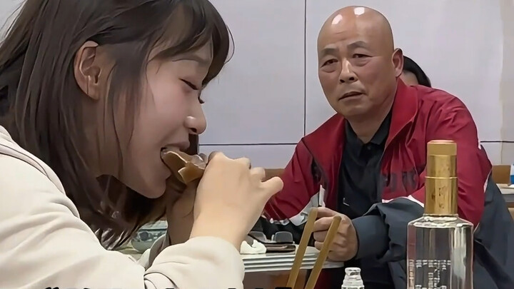 大爷：这要是我闺女就好了！