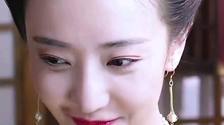 The best way to win a man’s heart is to play hard to get—and then blow him away. “Born to be in the 