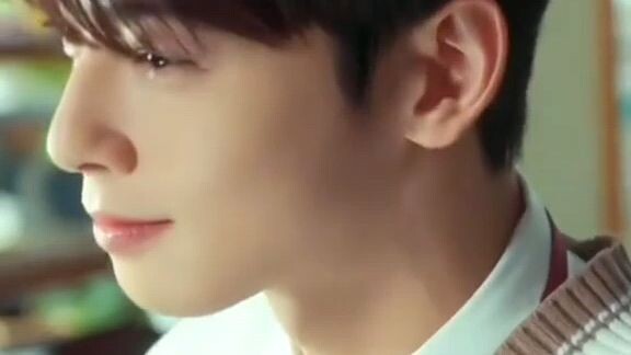 his smile😍😍