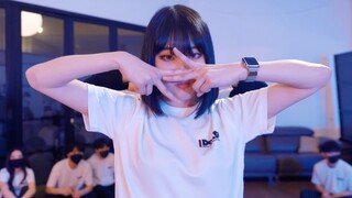 สตูดิโอเต้นรำมืออาชีพแสดงเพลงคัฟเวอร์ล่าสุดของ ITZY "Mafia In the Morning" ได้อย่างน่าทึ่ง
