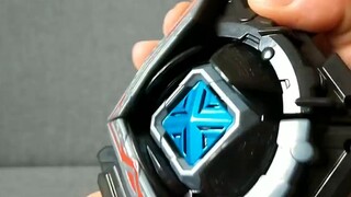 [National New Product] Sound! Rotate! Bandai Mini MINI Transformer Series Ultraman Ake Mini Ake Awak