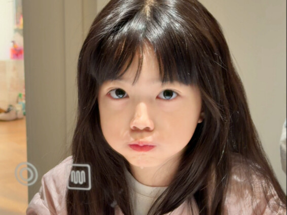 A third-grader and a little one: a daily commute routine