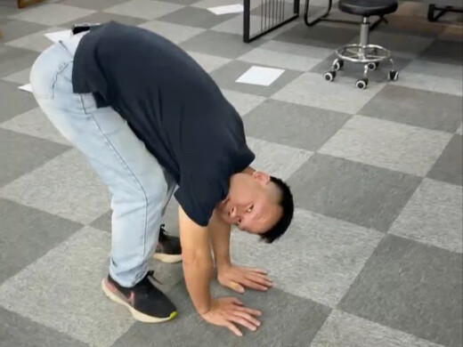 这个人大半夜想干什么？