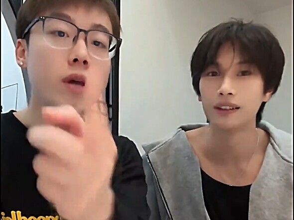 Chen Zehua and Xiaolong “Everyone Stand Up”