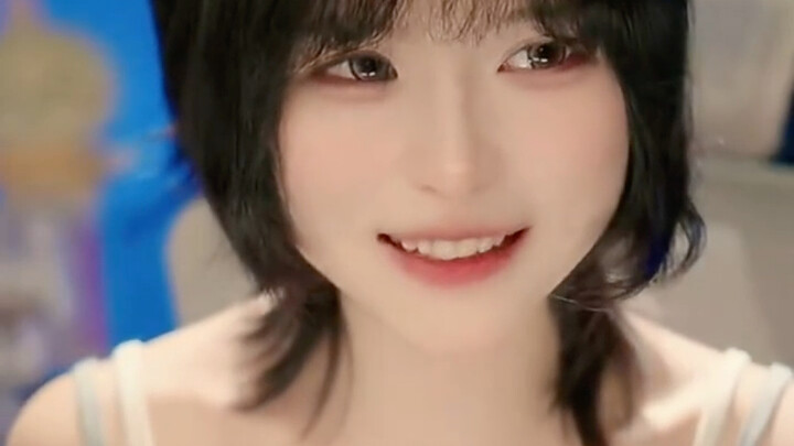 Tuanu: “Aku rindu masa dulu, saat cuma dengan sebuah hadiah kecil aku sudah pura-pura panas dan memb