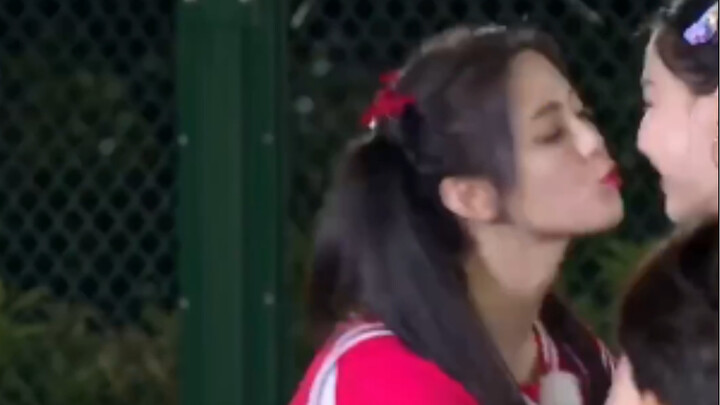 Yang Chaoyue: Sorry, this is the first time I’ve seen the other female guests on this show, and I ju