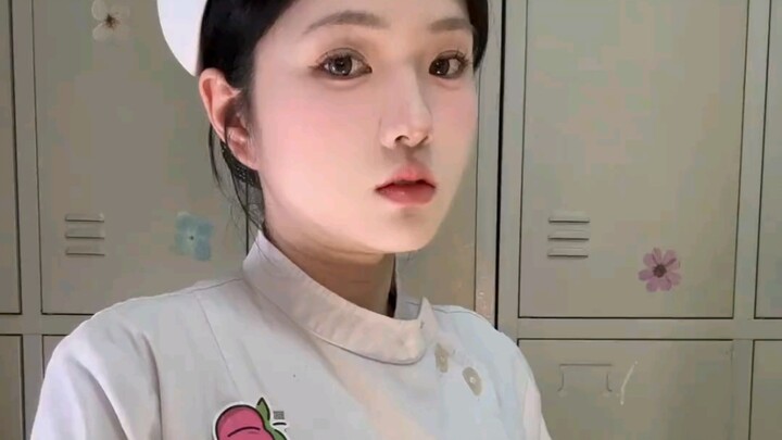 《Selesai Kerja, Ganti Baju》