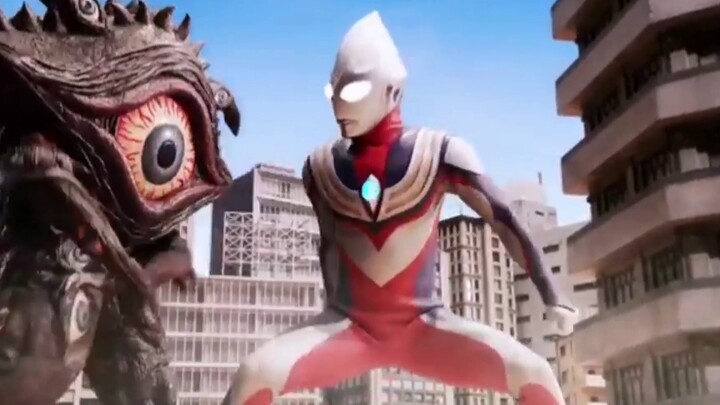 Generasi Pertama vs Tiga [Ultraman Showdown] UT Uniqlo Tampil