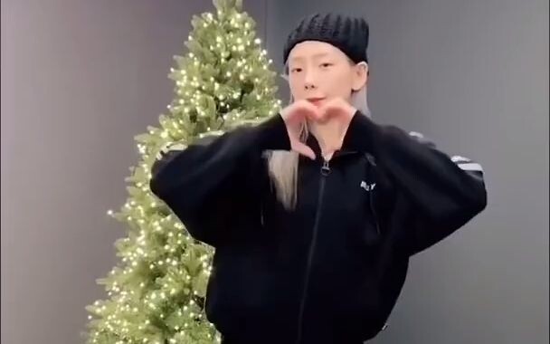 [Taeyeon] 211222 Taeyeon presents the aespa “Dreams Come True” Dance Challenge