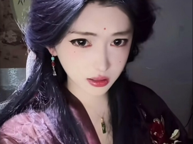 ที่มาของรูป “สาวงามขี้อ้อน.jpg”