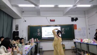 上一秒还在修灯，下一秒开跳，，，洛春赋
