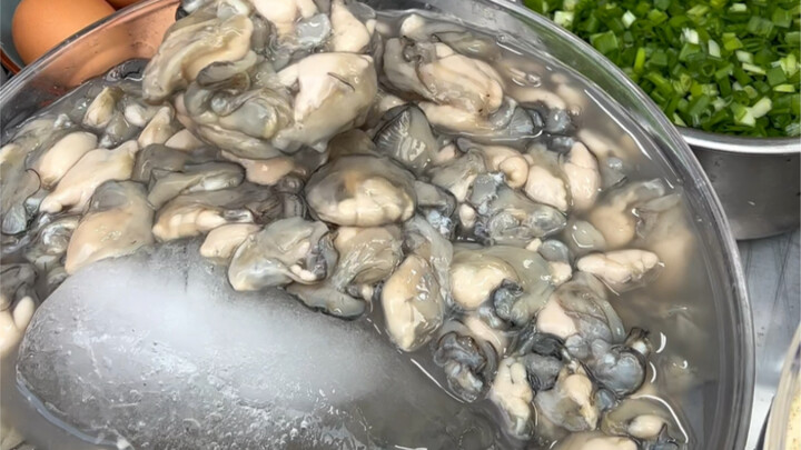 Senang sekali akhirnya bisa kembali bersemangat seperti biasa! Aku bisa makan seharian sebelum berse