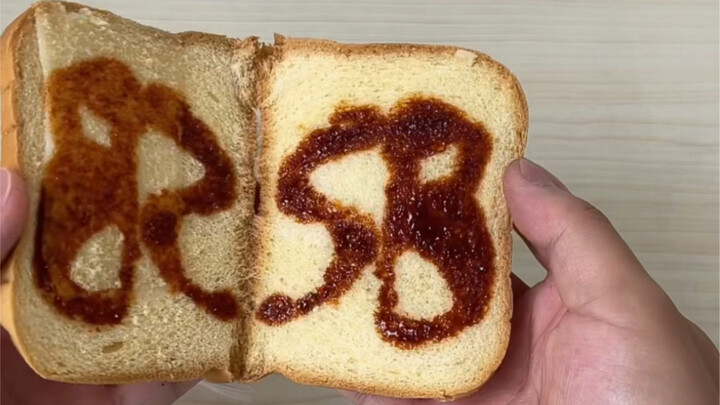 Bị một chiếc bánh mì chế giễu!!