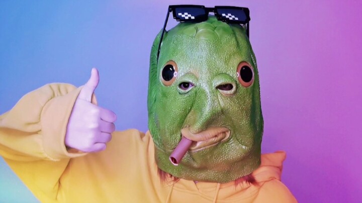 Otakmu nggak punya etika, nyanyi sampai gendang telingamu sobek! Haha, satu baris aja udah ngebombas