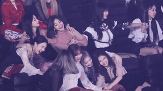 Không ai yêu Twice hơn chính Twice.