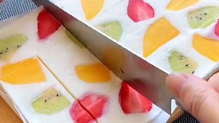 FRUIT FRESH ICE CREAM