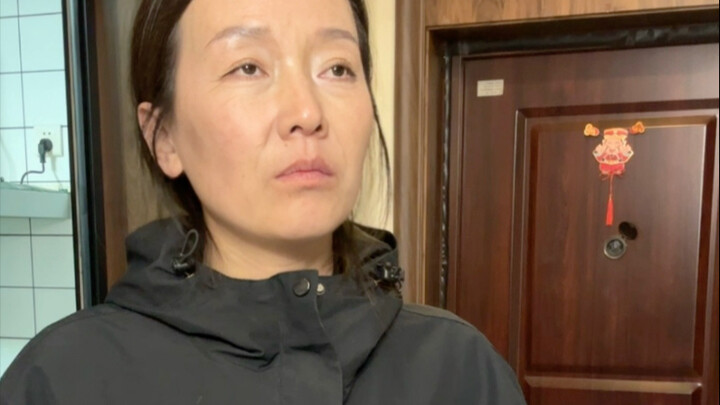 เมื่อออกจากใต้ร่มปกป้องของครอบครัว กลับพบว่าข้างนอกไม่ได้ฝนตกเลย