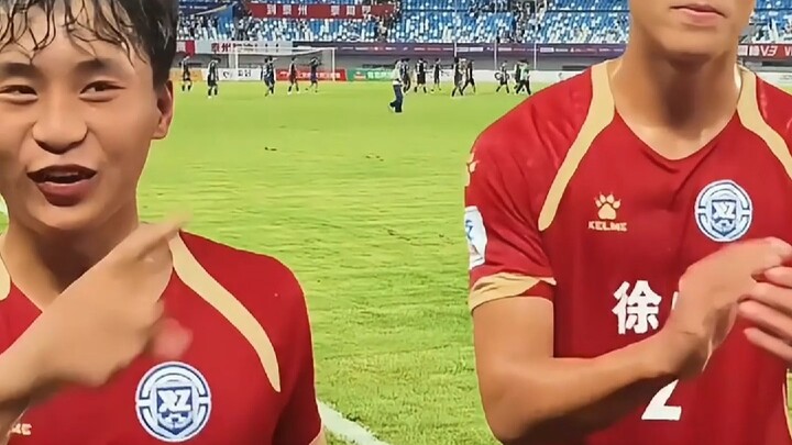 รัฐ: พวกคุณไม่ได้บอกว่านี่เป็นการแข่งขันสมัครเล่นเหรอ?!