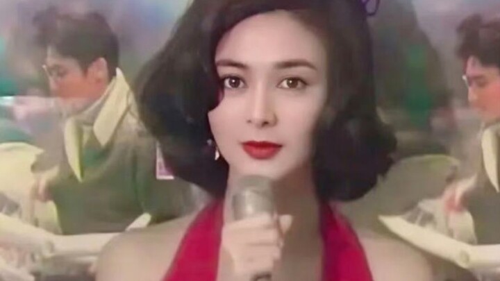 “Beauty, the goddess has descended!”