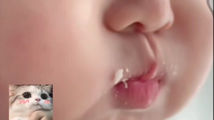 Human babies eating bananas are instantly the cutest—hurry up and watch!