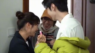 เบื้องหลังของ Chen Zheyuan และ Shen Yue กำลังทาลิปบาล์ม Chen Zheyuan คุณเก่งมาก!