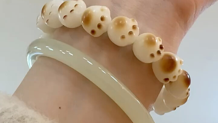 Gelang biji bodhi berbentuk ‘cakar kucing’ yang imut banget, lucu dan menggemaskan—setiap hari jadi 