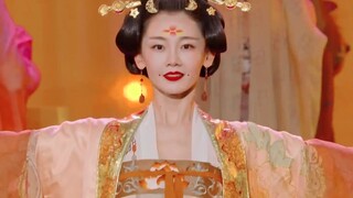 Đôi mắt cô ấy sáng lên khi cô ấy nhảy, và sự tự ti và bối rối của cô ấy dường như biến mất