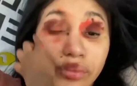 【cardib】看得出来，卡子是真的很宠爱烤雀儿。这妆容把卡老师都整无语了