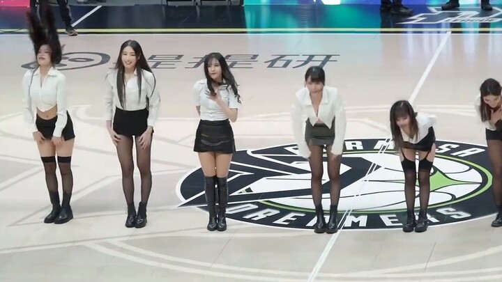 Taiwan Dreamers cheerleading team intermission dance support record