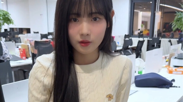 Ketika rekan kerja perempuan tahu aku akan pergi kencan buta.