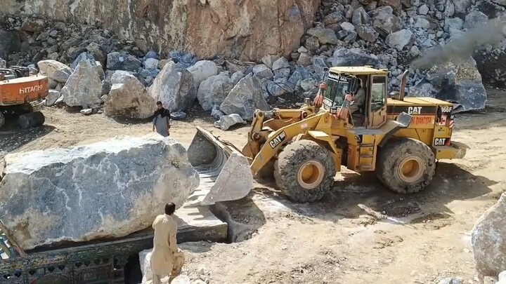Bhai *Wheel Loader Working in Crusher Plant* ke liye best English lines le lo 🔥*Crusher Plant Worki