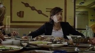 老师带学生下馆子，没想到他居然做这种事，真是个老六啊！