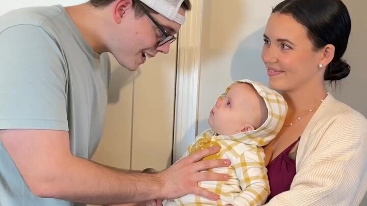 Reaksi berbeda anak saat orang tua pergi