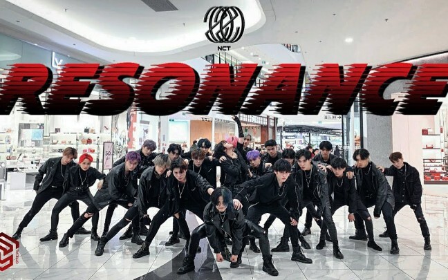 NCT 2020—'RESONANCE'越南BlackSi舞社商场路演kpop in public快闪翻跳大型群舞dance cover男团舞蹈