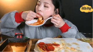 Bánh gạo cay, pizza xúc xích xông khói đầy phô mai 12 #amthuc