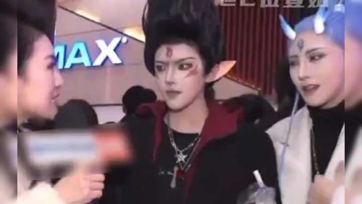 With these two ultra-authoritative faces, you can nail anything.