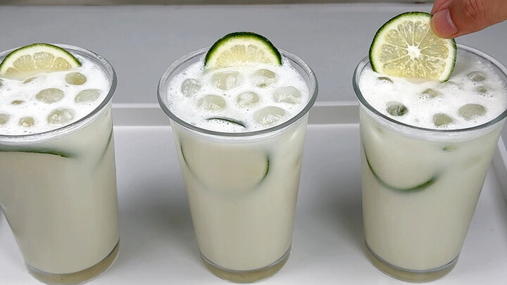 Siapa yang ngerti nih, hari ini aku beli segelas lemonade ala Brasil di warung pinggir jalan. Rasany