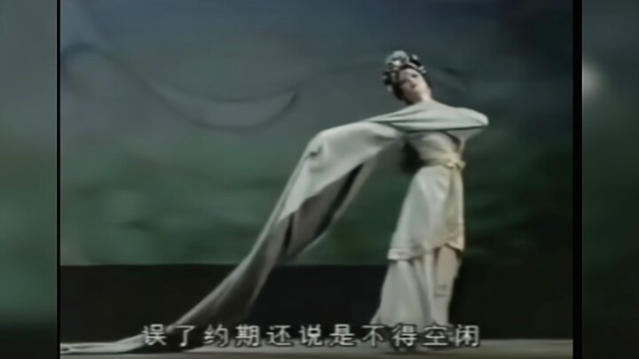 看到我岳母刘亦菲妈妈强大的水袖功底，明白了为什么刘亦菲的白绫打戏那么好。