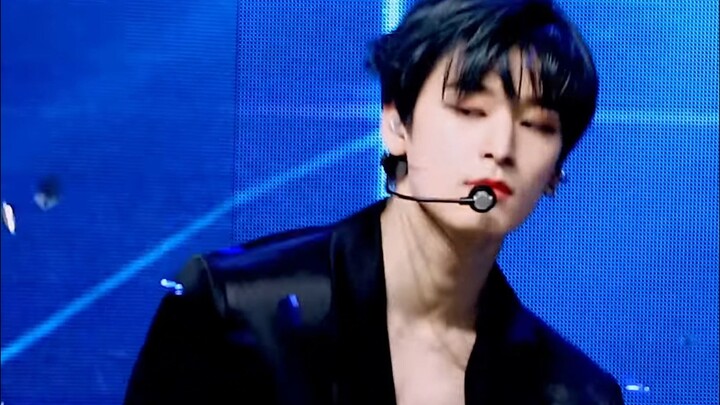 There is a kind of handsomeness called "22-year-old Lee Joo-yeon dancing a spell"