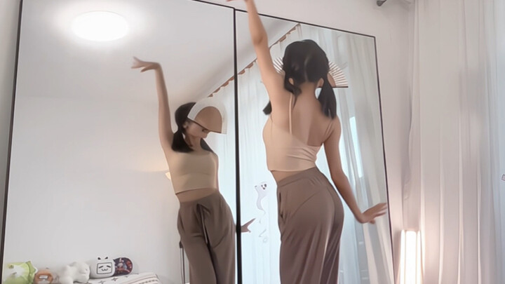 Let's have a Chinese style dance! Save me from wasting time with the complete original choreography~