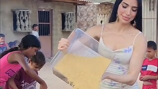 Nấu ăn với nụ cười và chữa lành thế giới bằng những món ăn ngon~