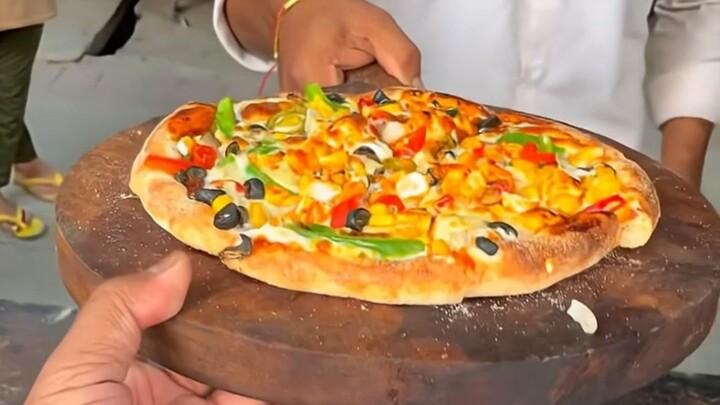 Pizza Ấn Độ trị giá 300 rupee