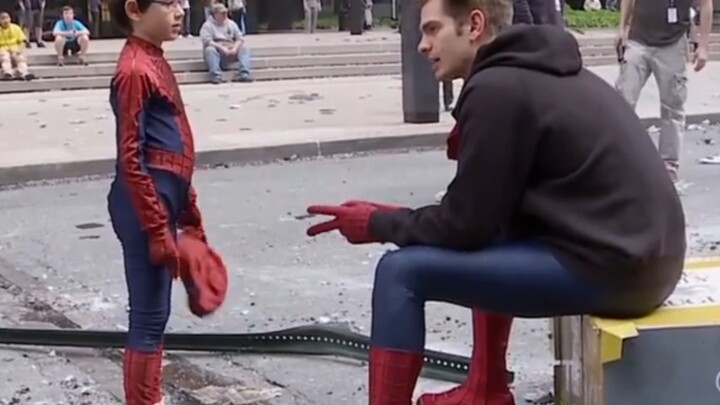 Garfield selalu menyembunyikan identitasnya sebagai Spider-Man