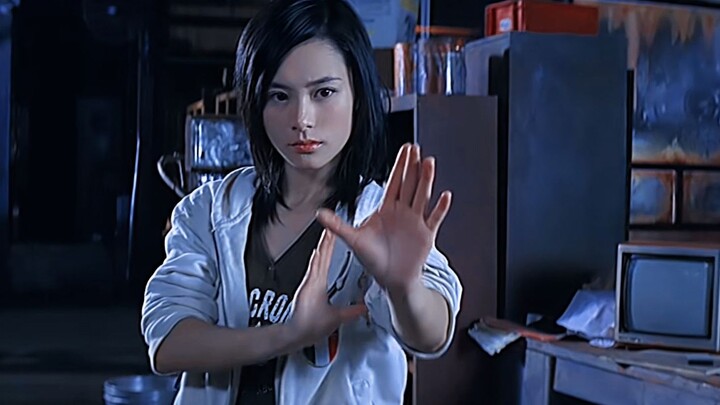 Holy crap! With this stunning Nüwa thesis project look, who’d ever guess she’s actually a former act